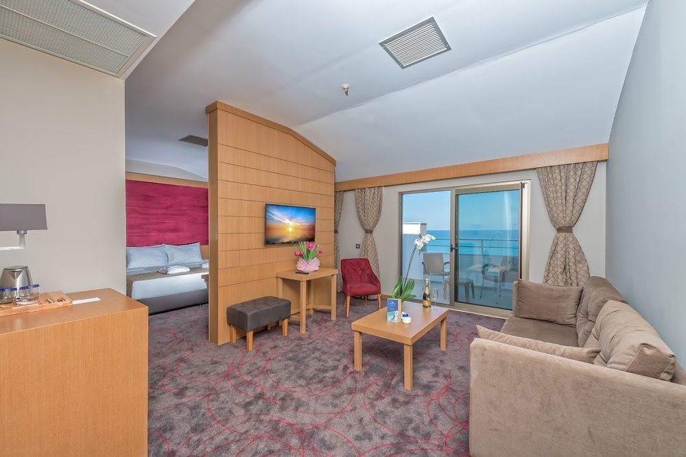 Ramada Resort By Wyndham Unye Exterior photo